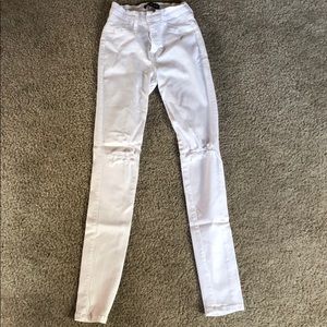 White distressed skinny jeans